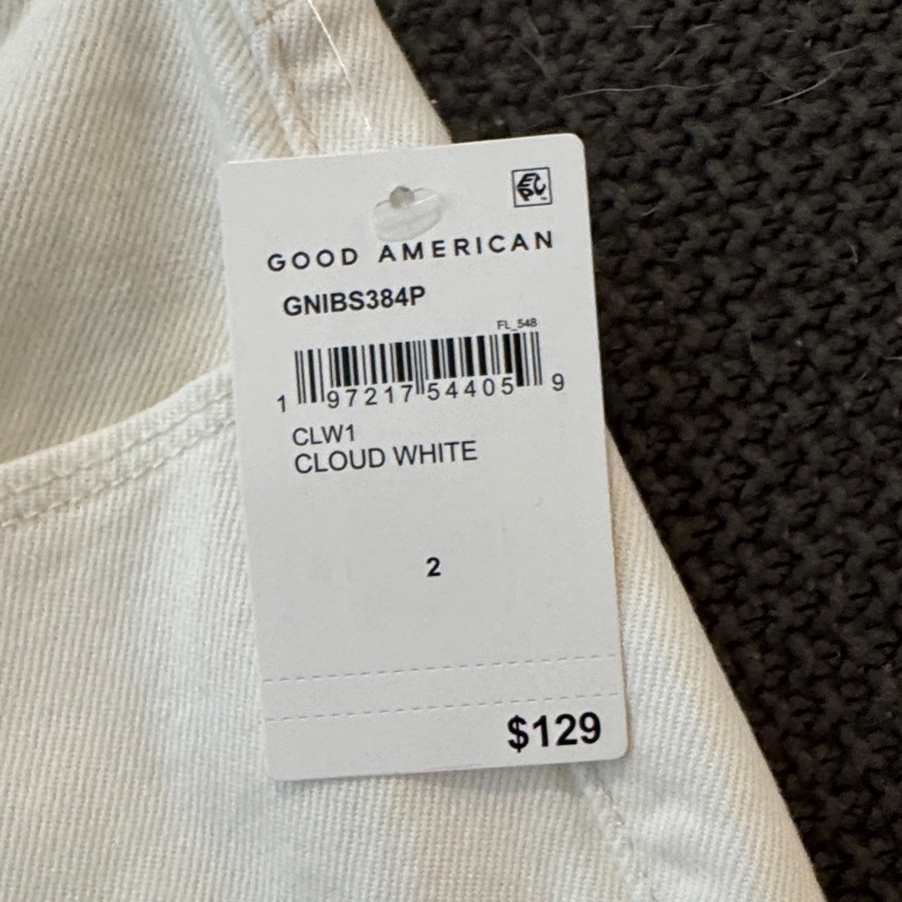 Good American 90’s Bermuda- Off White Denim Cutoff Shorts - Picture 5 of 5